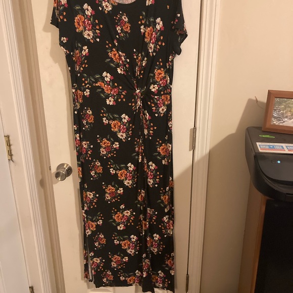 Long dress with small slit up side - Picture 3 of 3